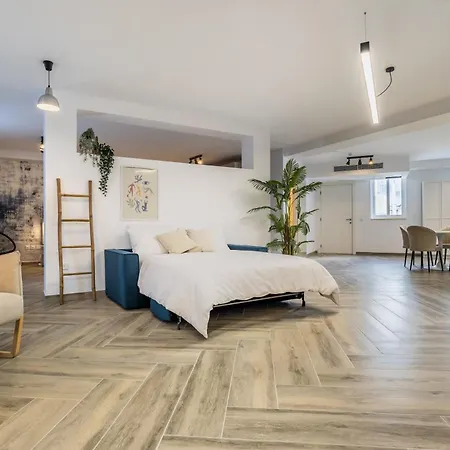 The Cube - Designer Finished By Sf Homes Apartment